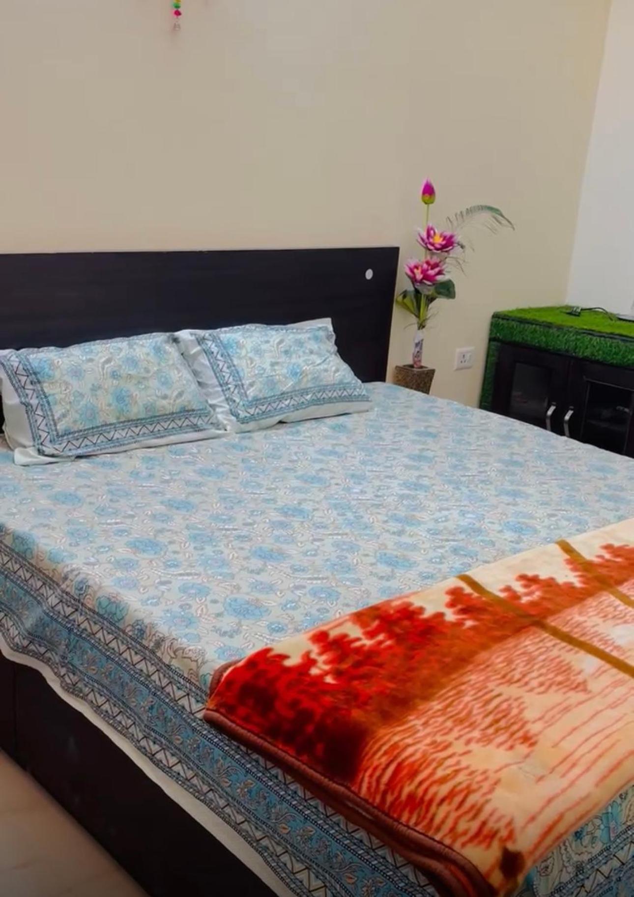 Homestay Baikunth Dham, 144 Vrindavan